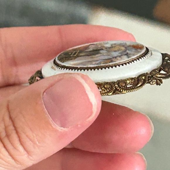 4/$100 WEST GERMANY Vintage Style Brooch with Romantic Scene 💛 - Picture 5 of 7